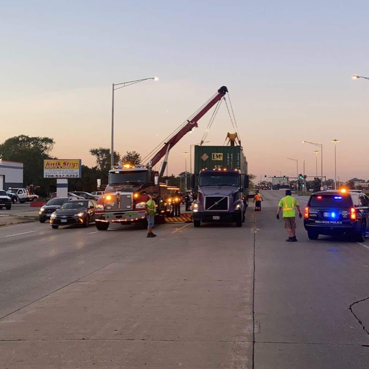 Heavy Duty Truck Recovery Specialist of Chicagoland. Rotators to 70 Tons